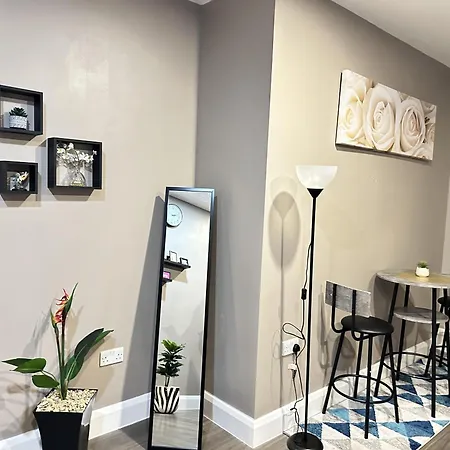 Dudley Delightful Apartment With 2 Bedrooms Exterior photo