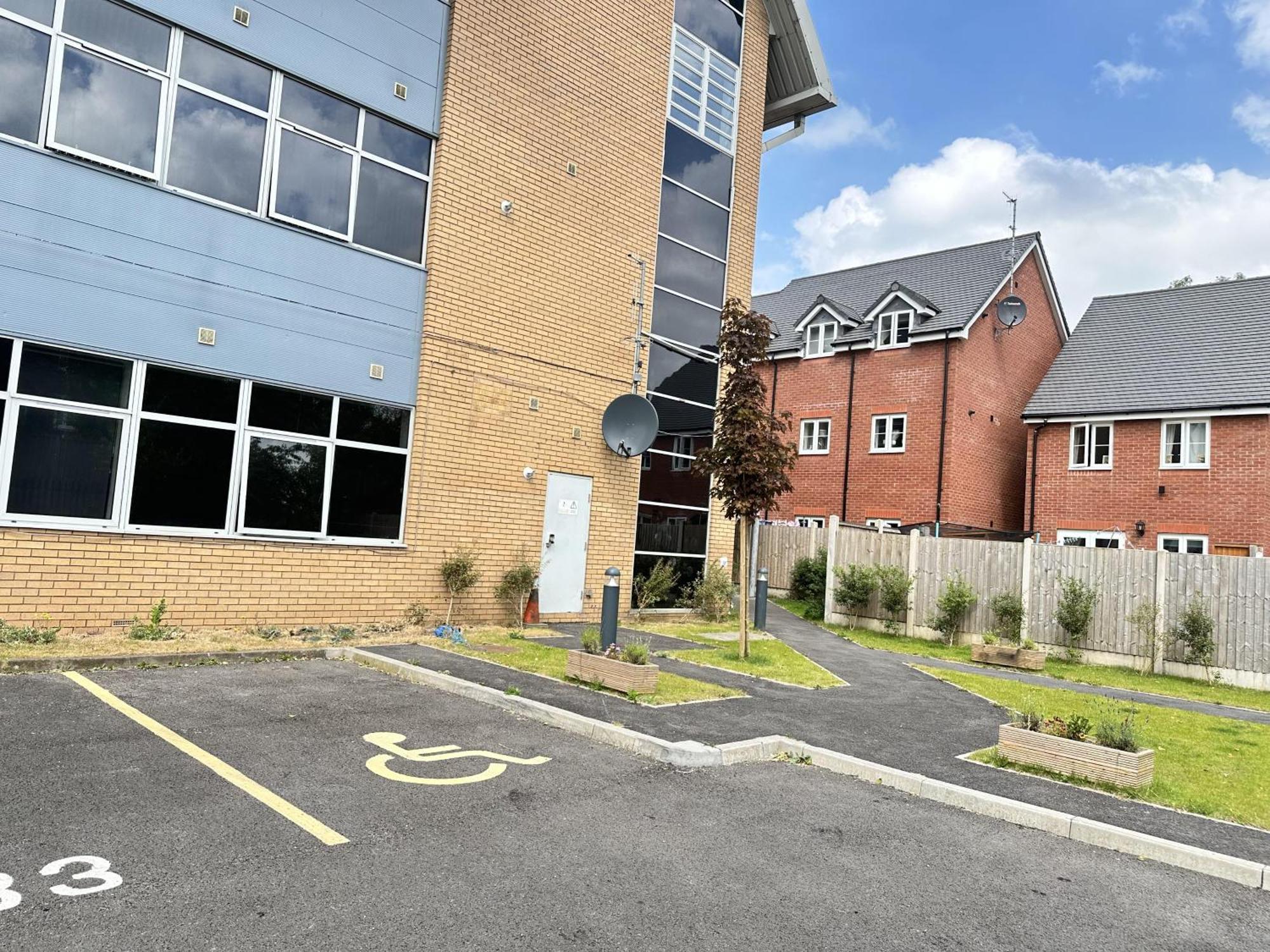 Delightful With 2 Bedrooms Apartment *